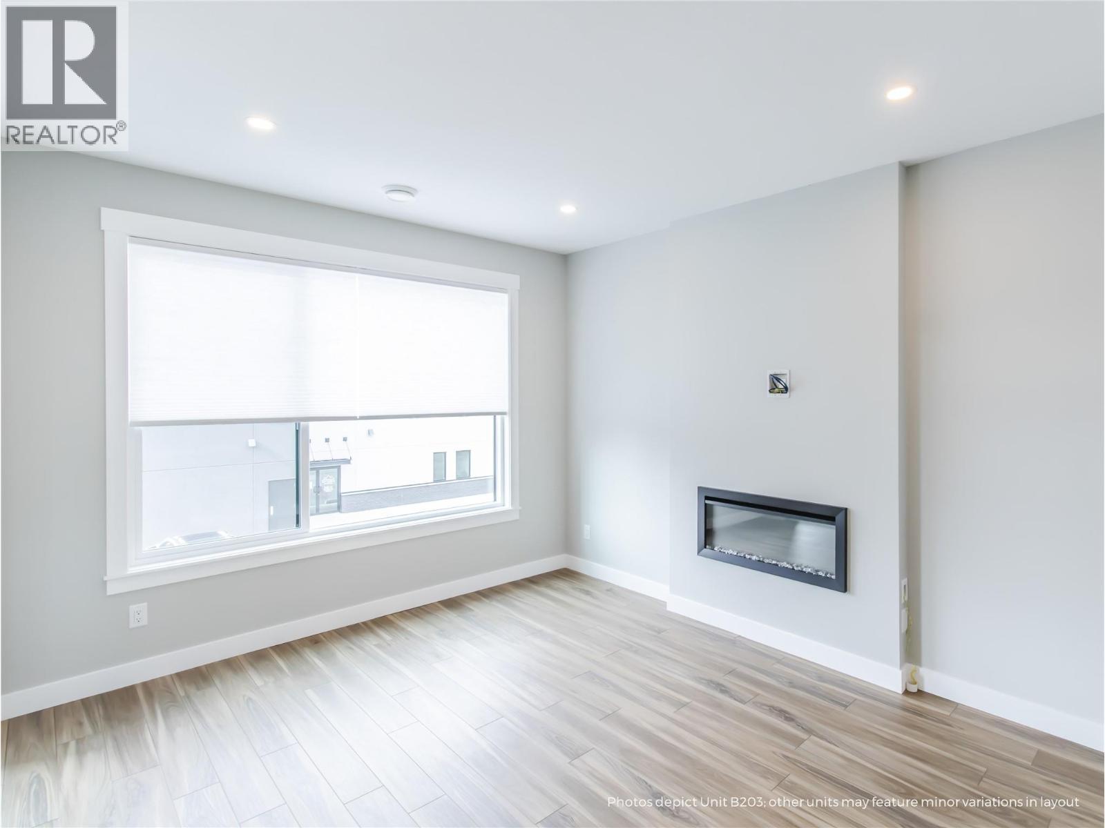 2110 11 Avenue Ne Unit# B204, Salmon Arm, BC - Indoor With Fireplace