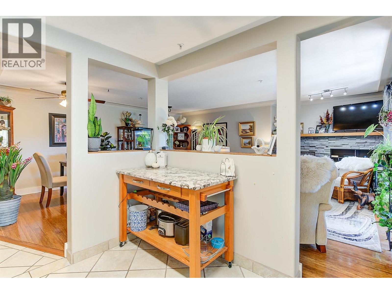 1964 Enterprise Way Unit# 309, Kelowna, BC - Indoor Photo Showing Other Room