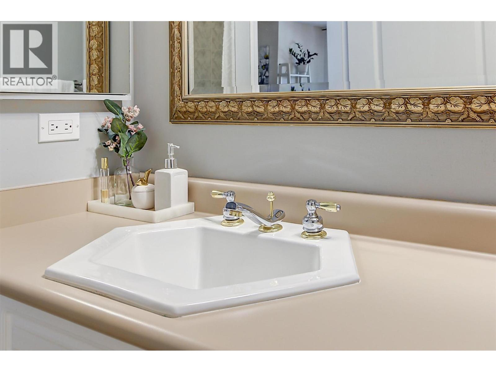 1964 Enterprise Way Unit# 309, Kelowna, BC - Indoor Photo Showing Bathroom