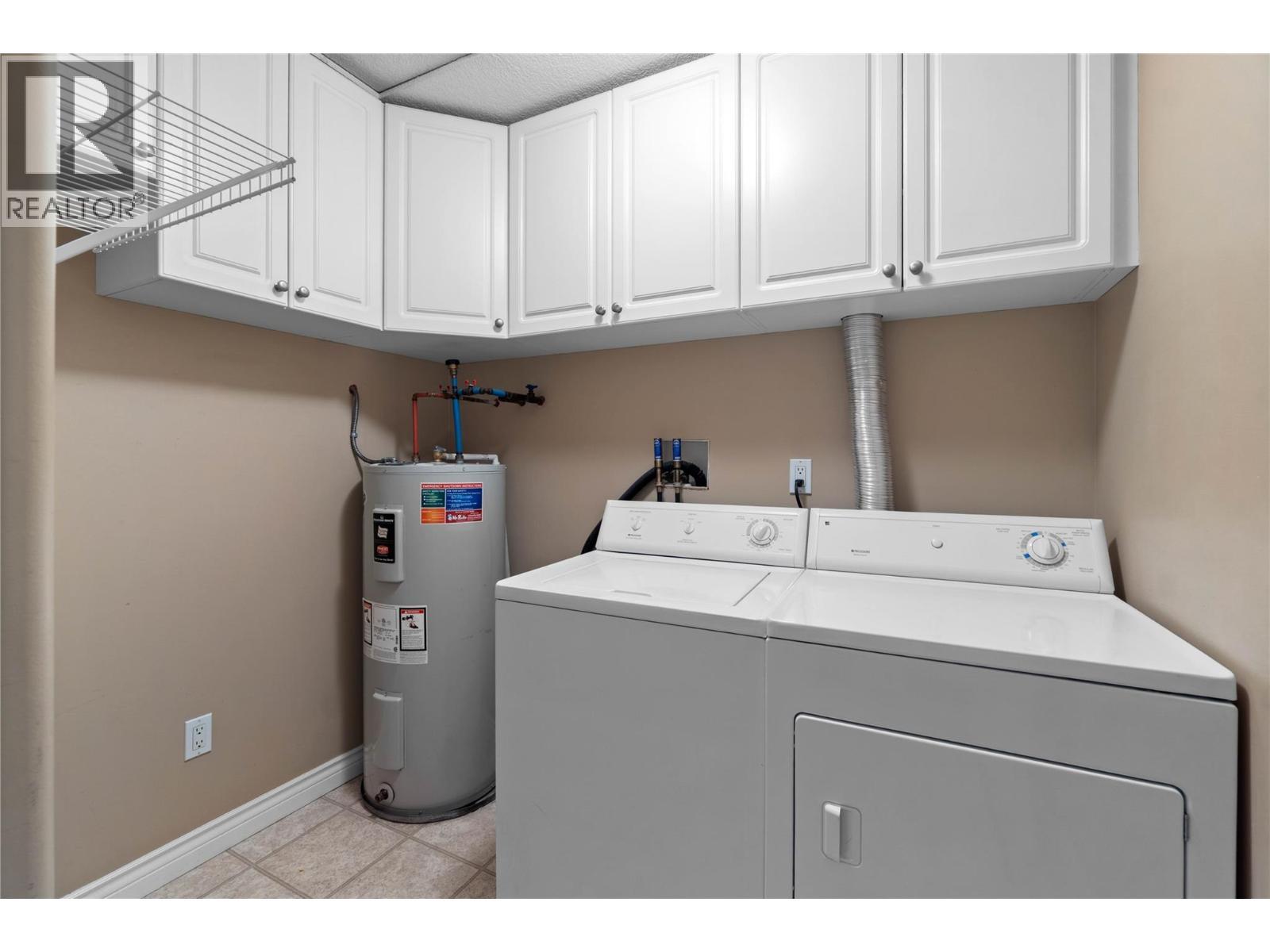 875 Sahali Terrace Unit# 310 Lot# 42, Kamloops, BC - Indoor Photo Showing Laundry Room