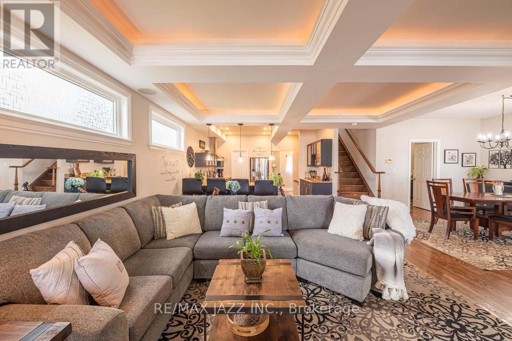 122 Morris Lane, Scugog, ON - Indoor Photo Showing Living Room