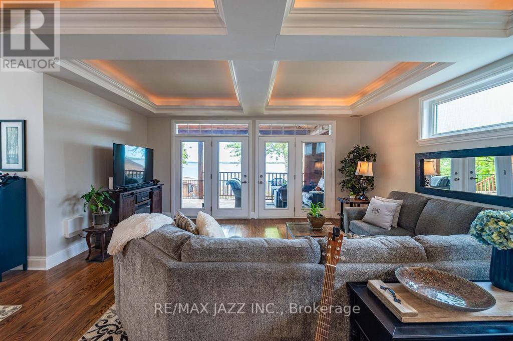 122 Morris Lane, Scugog, ON - Indoor Photo Showing Living Room