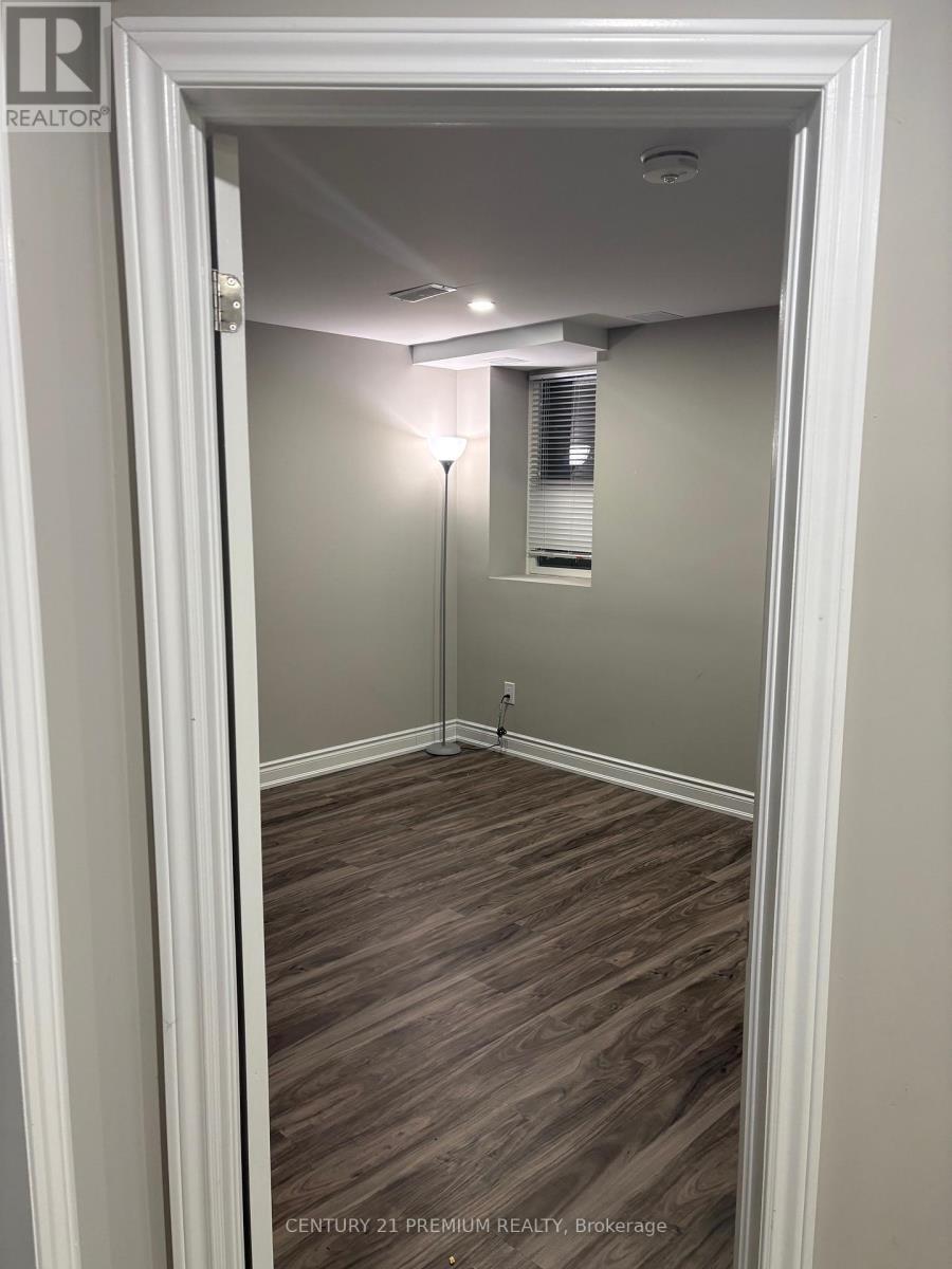 Bsmt 1A - 265 Chilver Heights, Milton, ON - Indoor Photo Showing Other Room