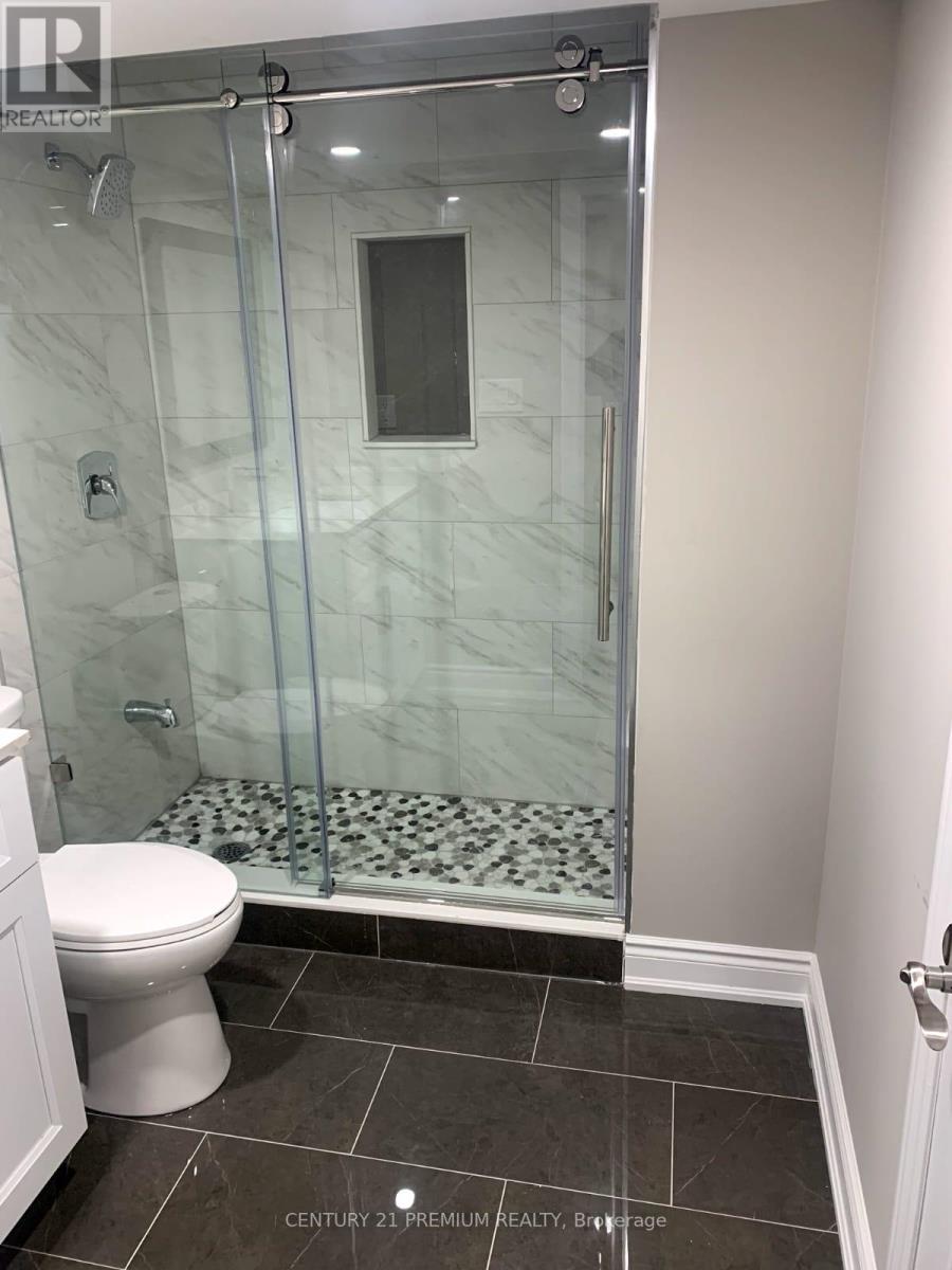 Bsmt 1A - 265 Chilver Heights, Milton, ON - Indoor Photo Showing Bathroom