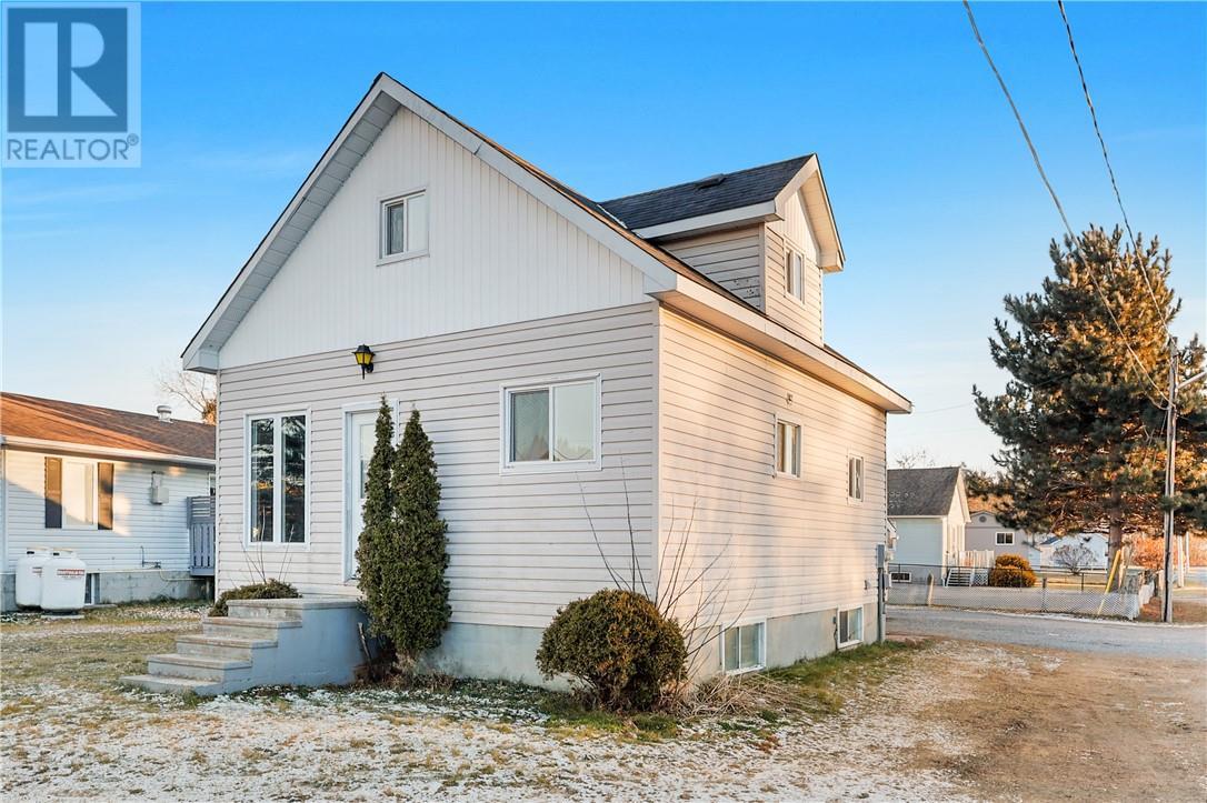 165 Cedar Street, Massey, ON - Outdoor