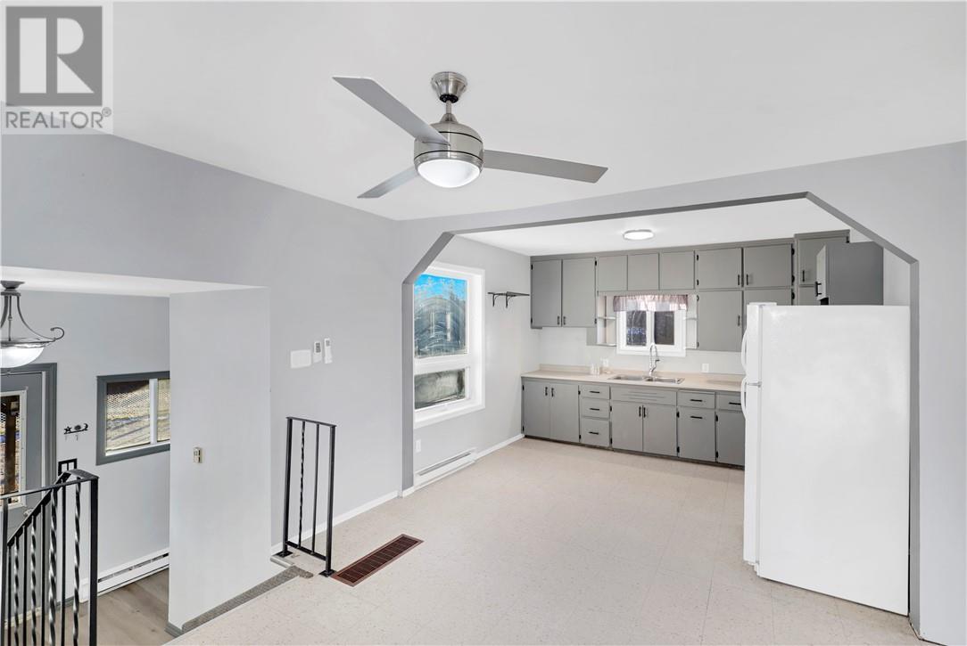 165 Cedar Street, Massey, ON - Indoor Photo Showing Kitchen