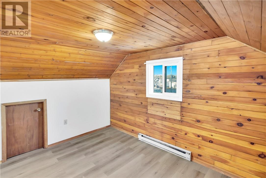 165 Cedar Street, Massey, ON - Indoor Photo Showing Other Room