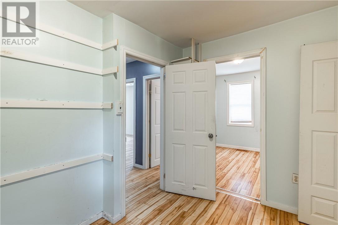 13 Arnold, Lively, ON - Indoor Photo Showing Other Room