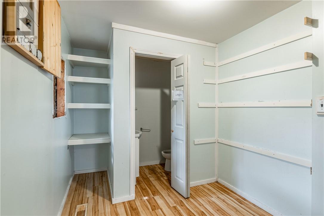 13 Arnold, Lively, ON - Indoor Photo Showing Other Room