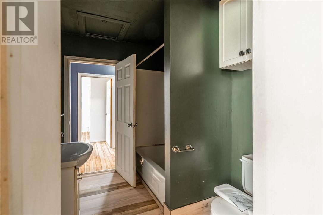 13 Arnold, Lively, ON - Indoor Photo Showing Other Room