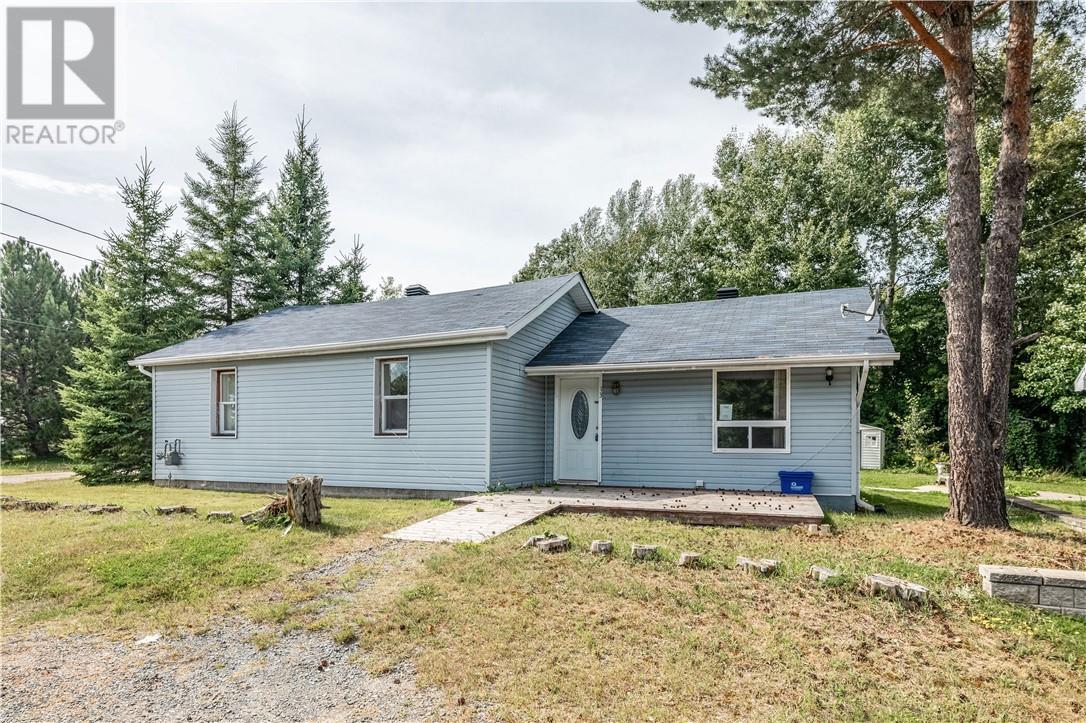 13 Arnold, Lively, ON - Outdoor