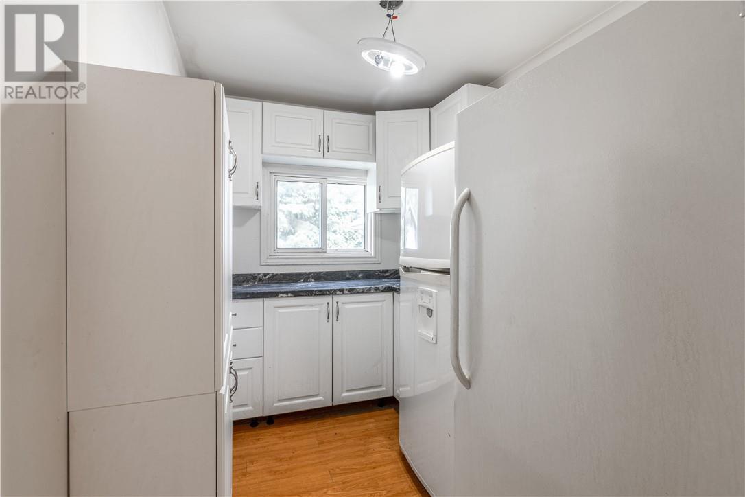 13 Arnold, Lively, ON - Indoor