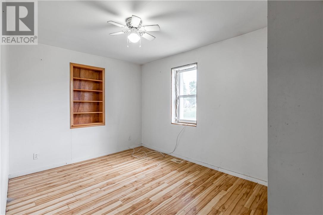 13 Arnold, Lively, ON - Indoor Photo Showing Other Room