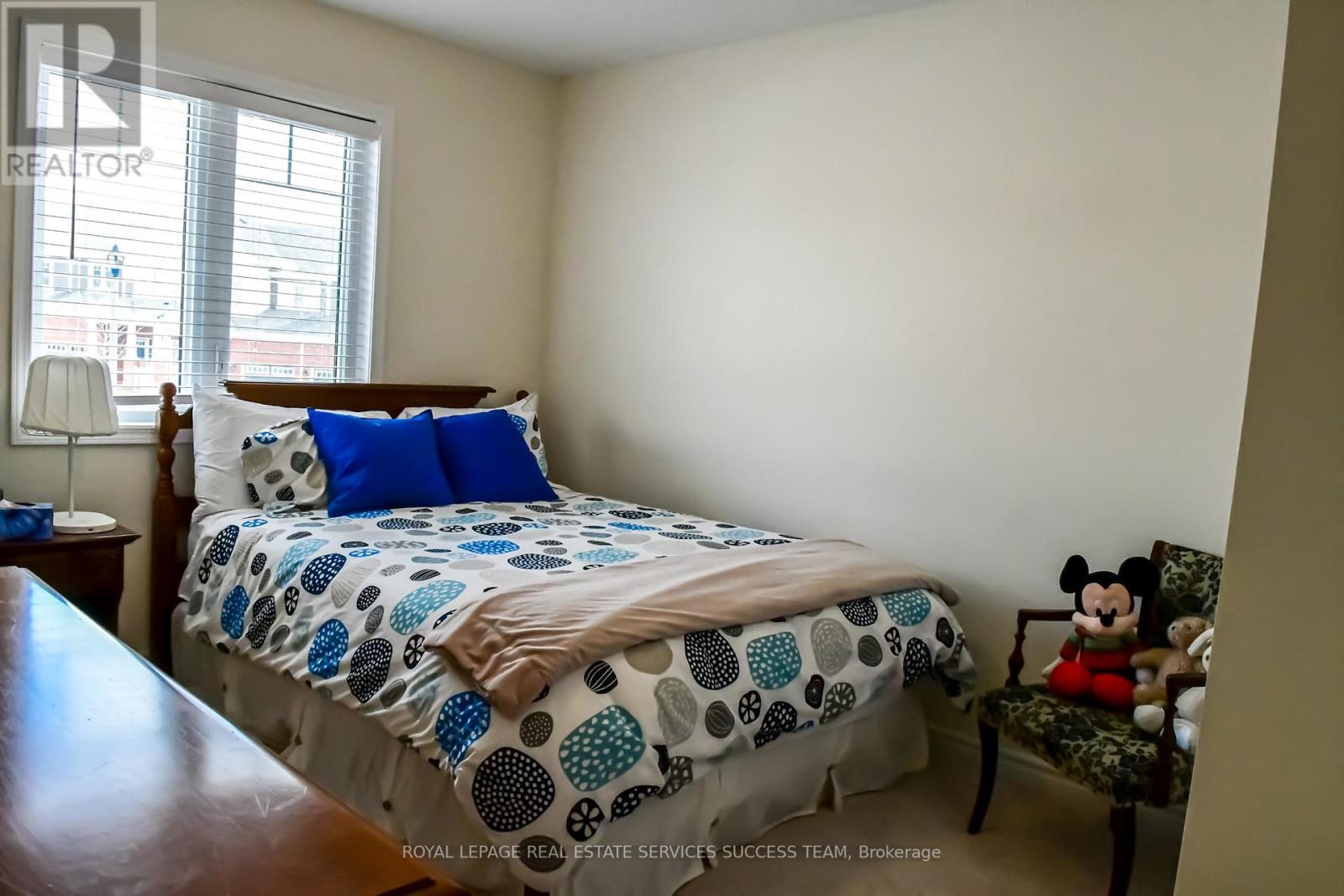 Bedroom3 - 230 Waterbrook Lane, Kitchener, ON - Indoor Photo Showing Bedroom
