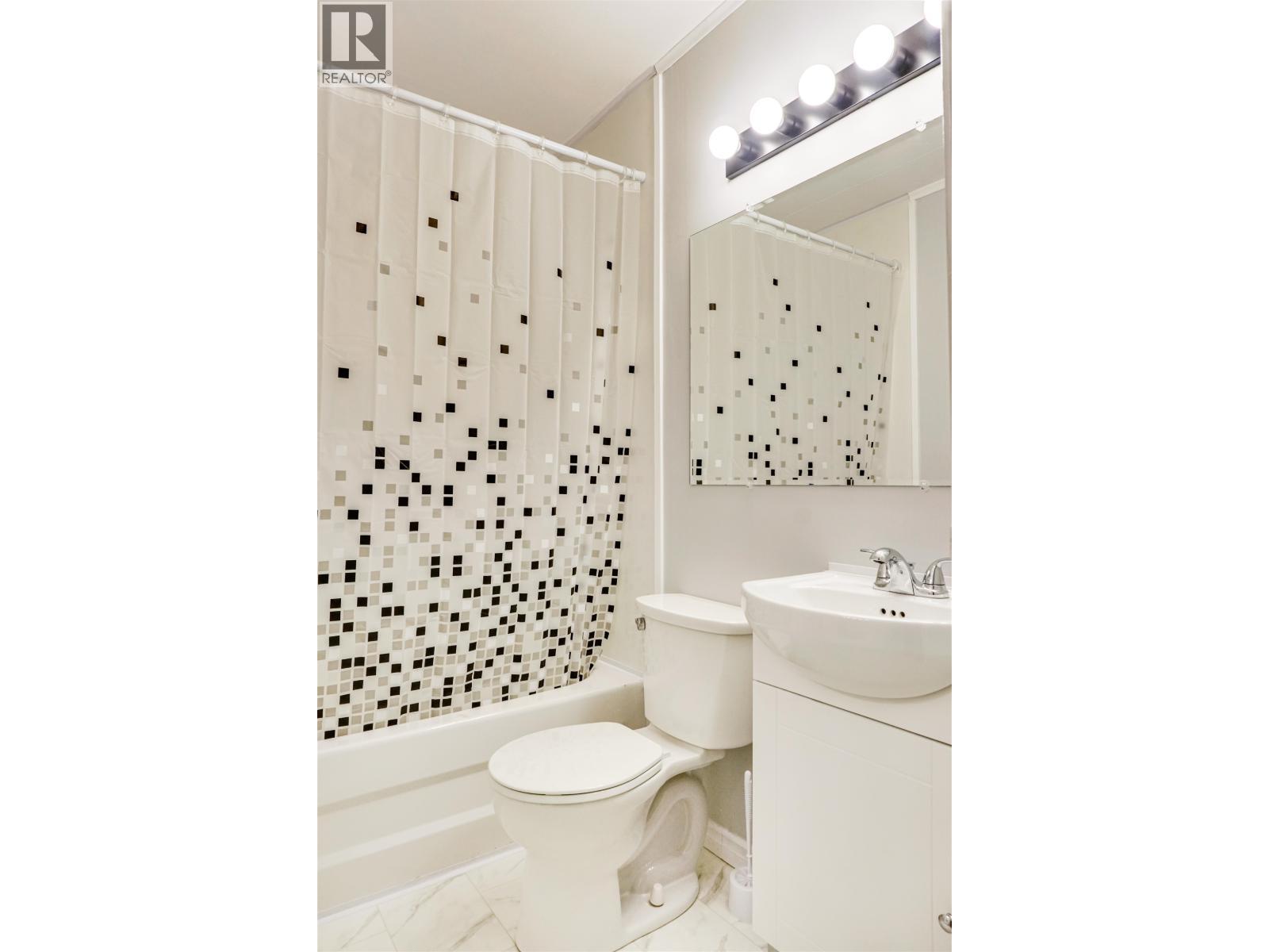 105 Lillooet Crescent, Kitimat, BC - Indoor Photo Showing Bathroom