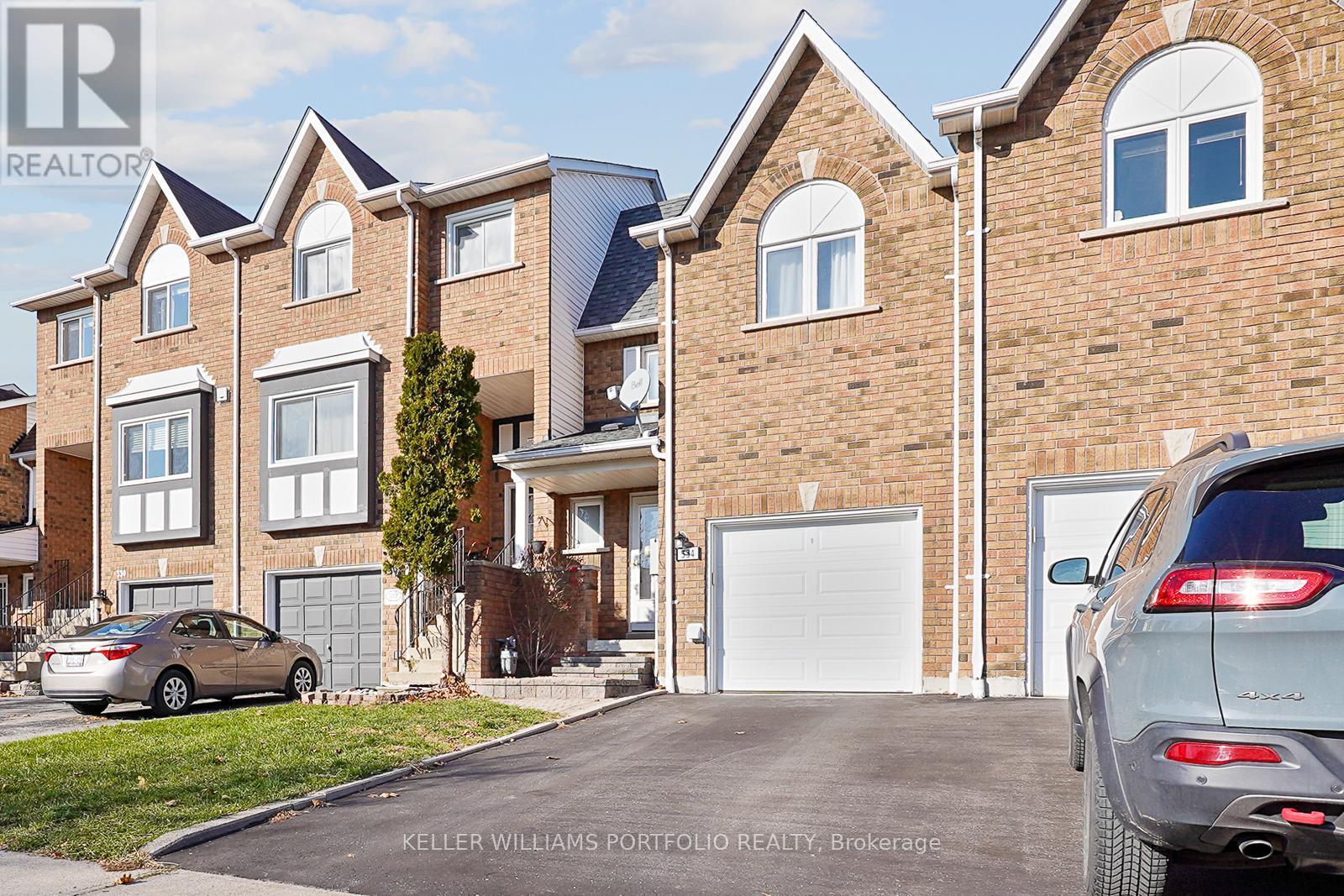 334 Sparrow Circle, Pickering, ON - Outdoor With Facade