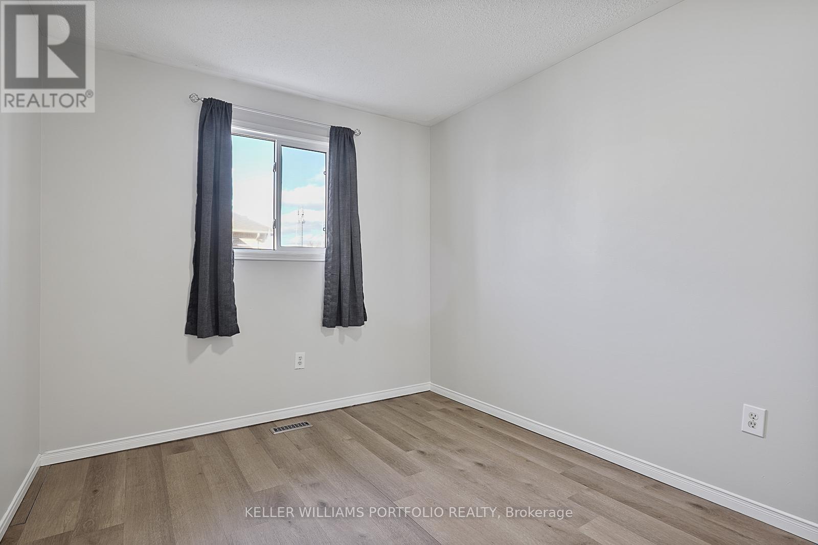 334 Sparrow Circle, Pickering, ON - Indoor Photo Showing Other Room