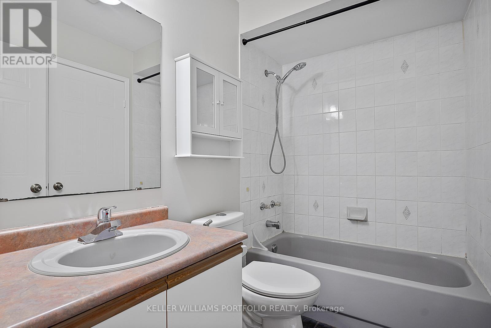 334 Sparrow Circle, Pickering, ON - Indoor Photo Showing Bathroom