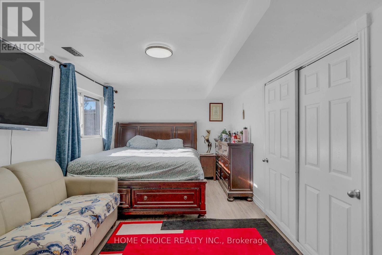 144 Fraser Street, Bradford West Gwillimbury, ON - Indoor Photo Showing Bedroom