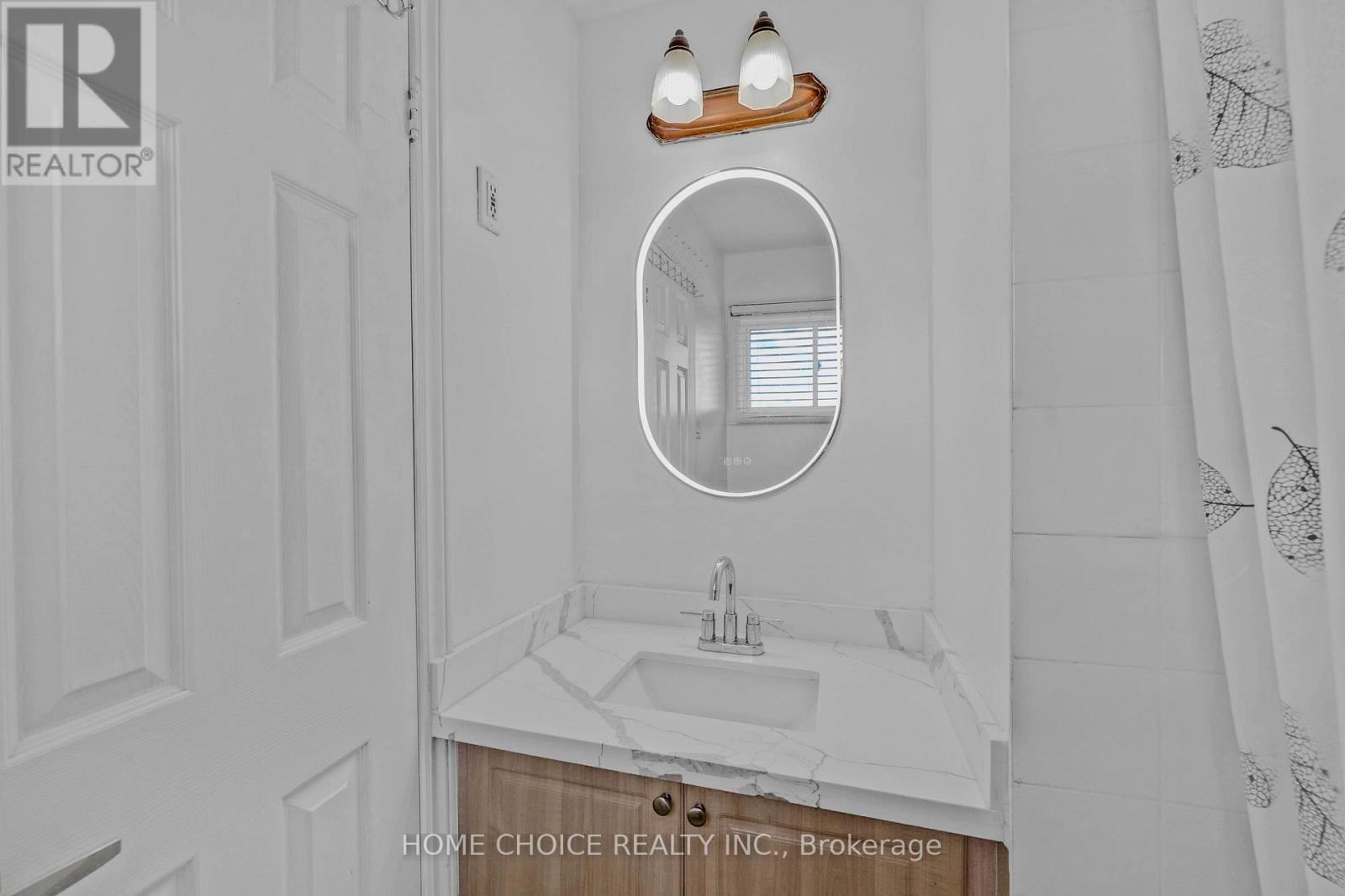 144 Fraser Street, Bradford West Gwillimbury, ON - Indoor Photo Showing Bathroom