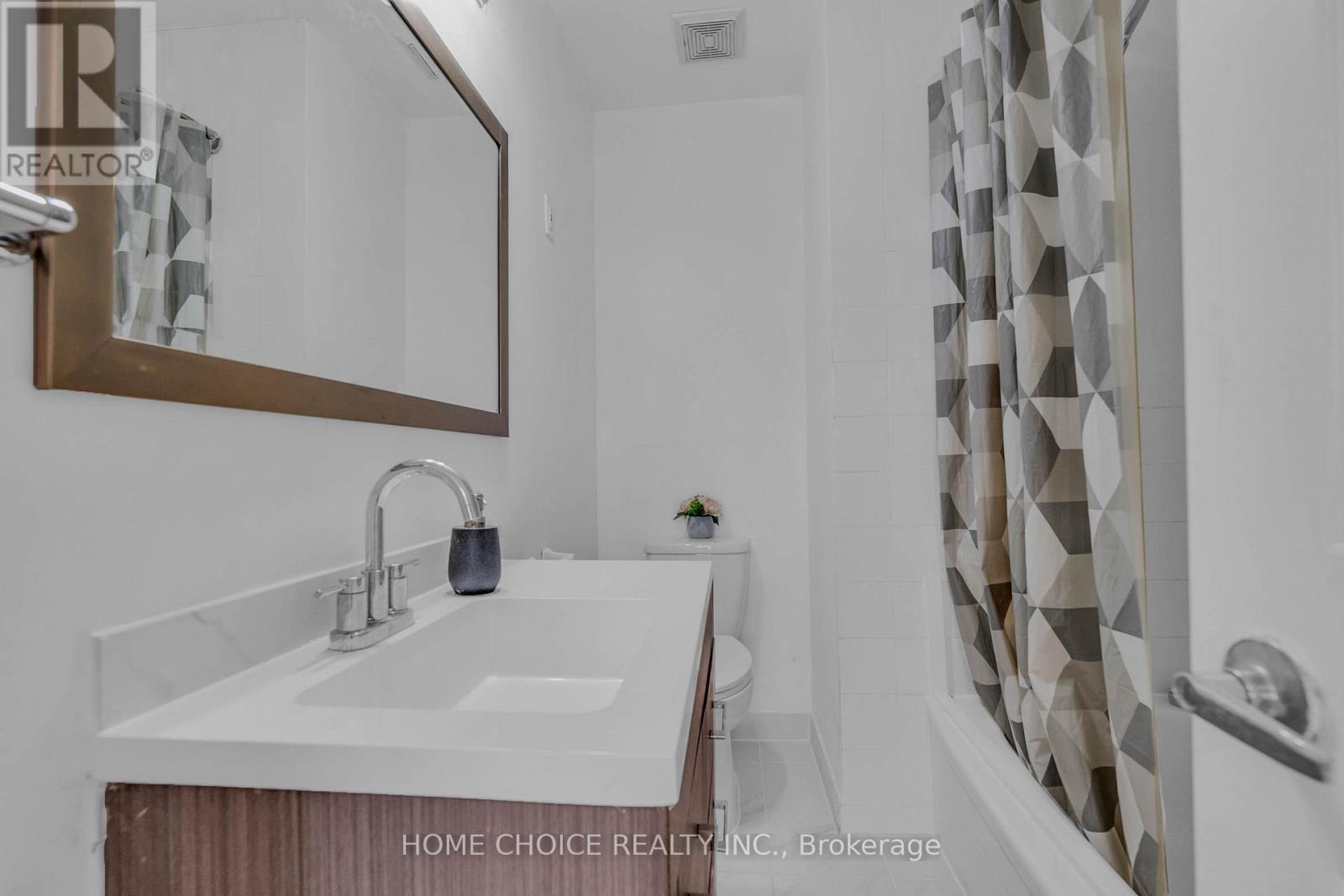 144 Fraser Street, Bradford West Gwillimbury, ON - Indoor Photo Showing Bathroom