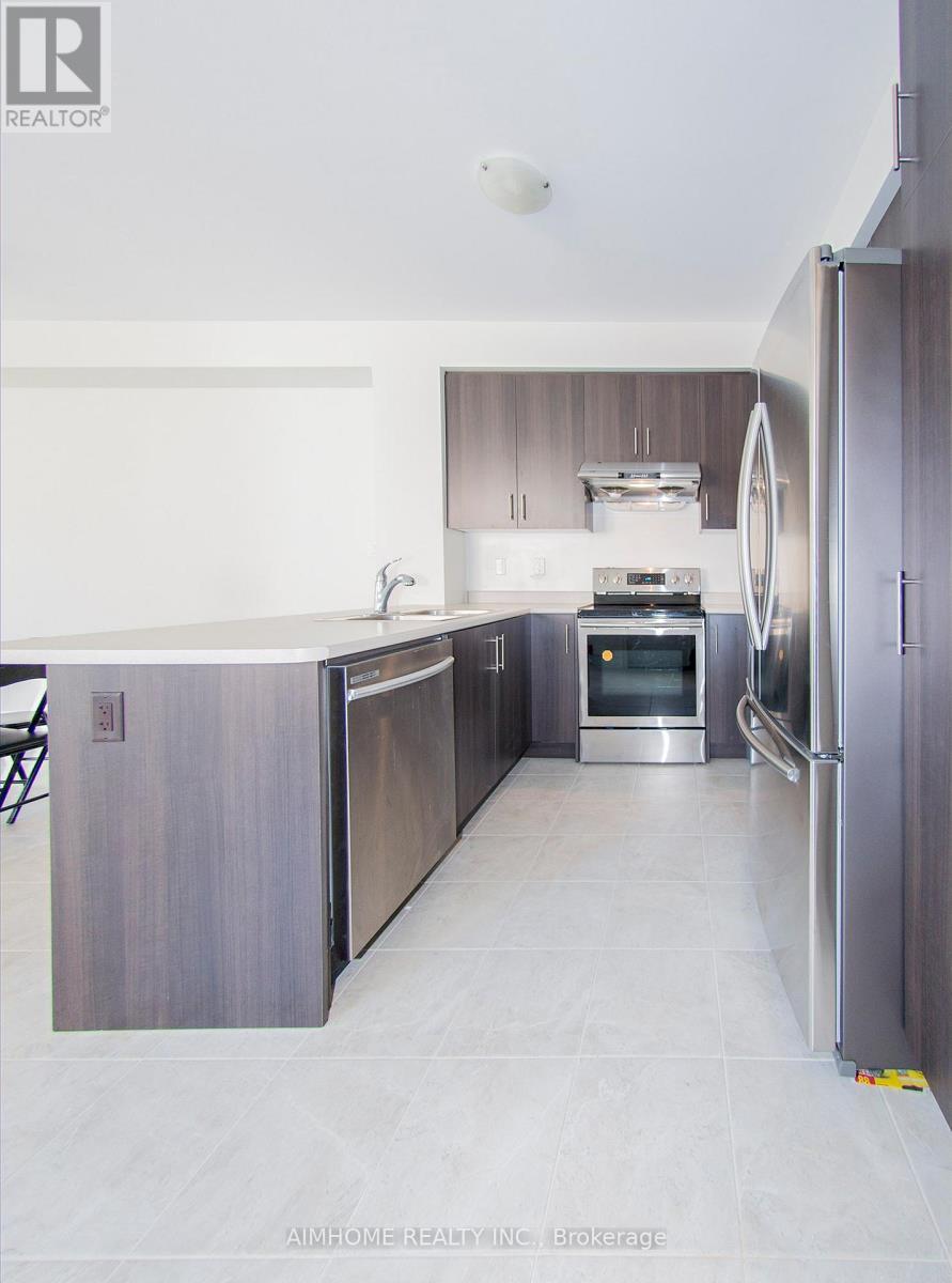 11 Kester Court, East Gwillimbury, ON - Indoor Photo Showing Kitchen