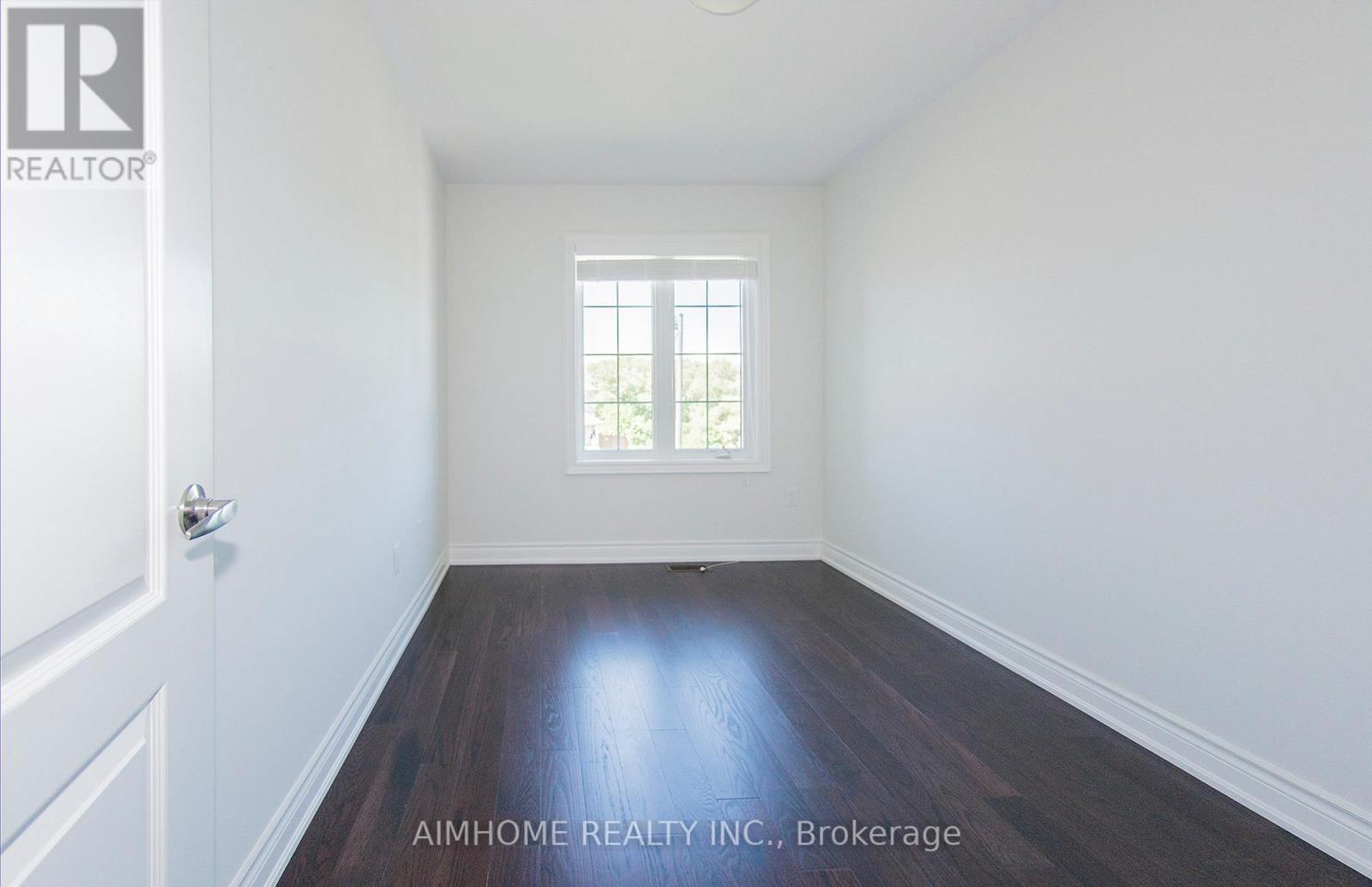11 Kester Court, East Gwillimbury, ON - Indoor Photo Showing Other Room