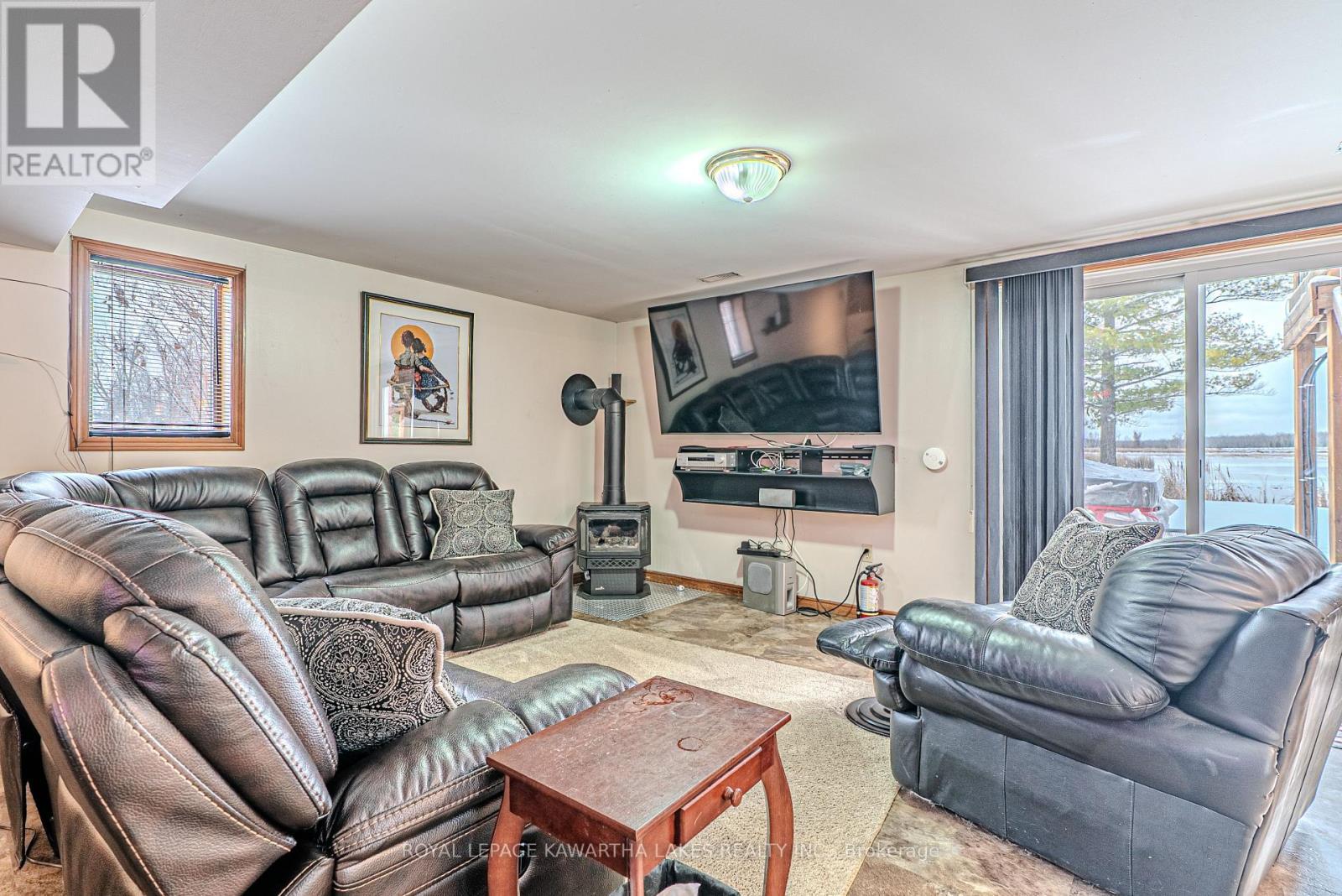 1 Bridle Road, Kawartha Lakes (Ops), ON - Indoor Photo Showing Living Room