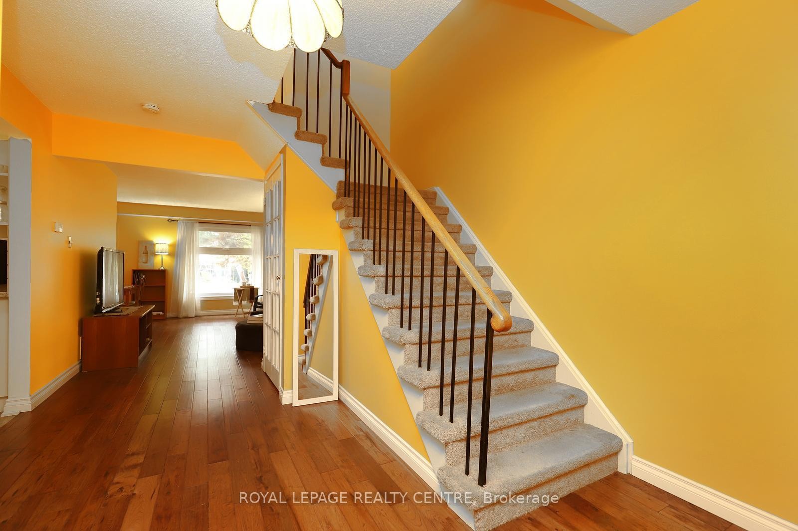 61-1214 Kirstie Court, Oakville, ON - Indoor Photo Showing Other Room