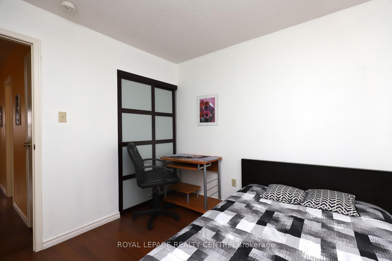 61-1214 Kirstie Court, Oakville, ON - Indoor Photo Showing Bedroom