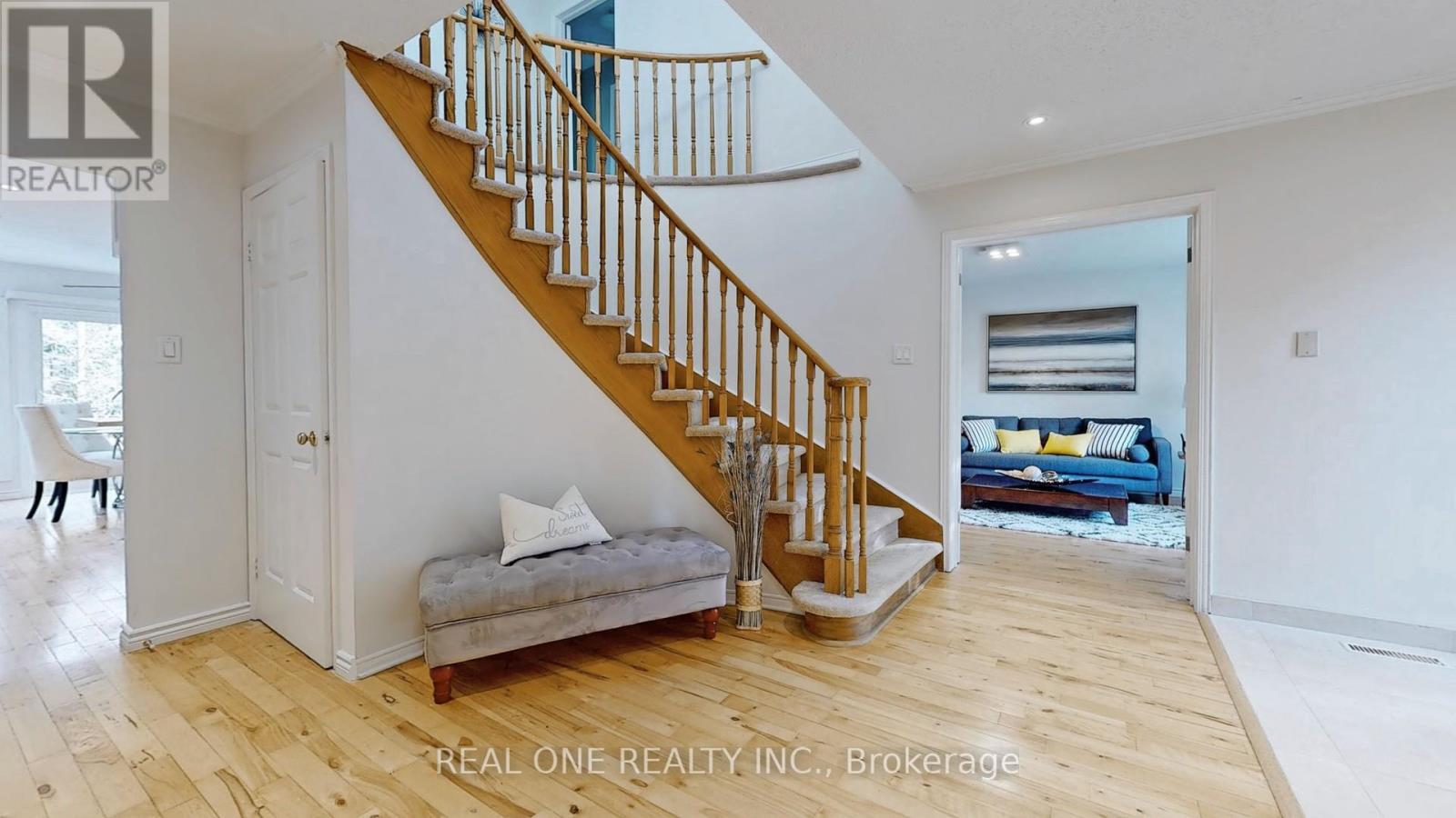 35 Aitken Circle, Markham, ON - Indoor Photo Showing Other Room