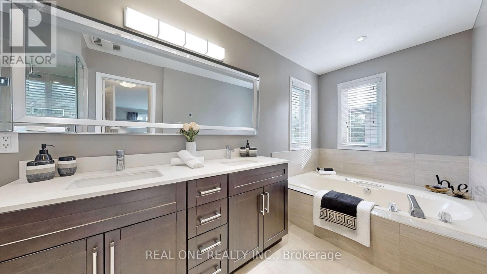 35 Aitken Circle, Markham, ON - Indoor Photo Showing Bathroom
