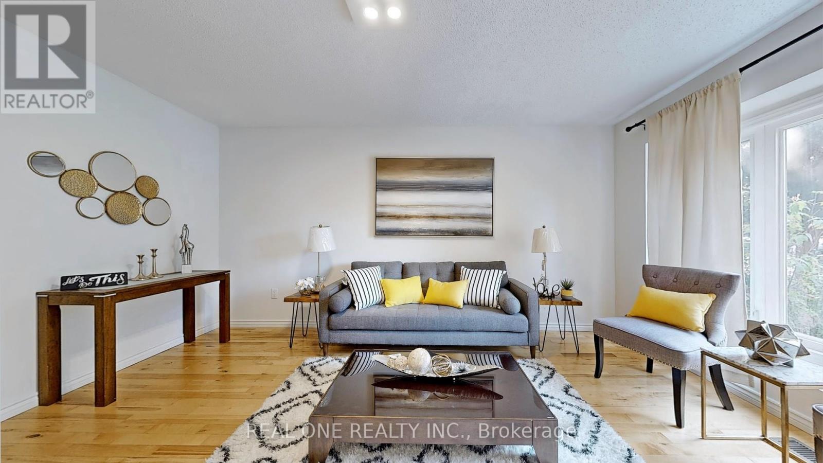 35 Aitken Circle, Markham, ON - Indoor Photo Showing Living Room