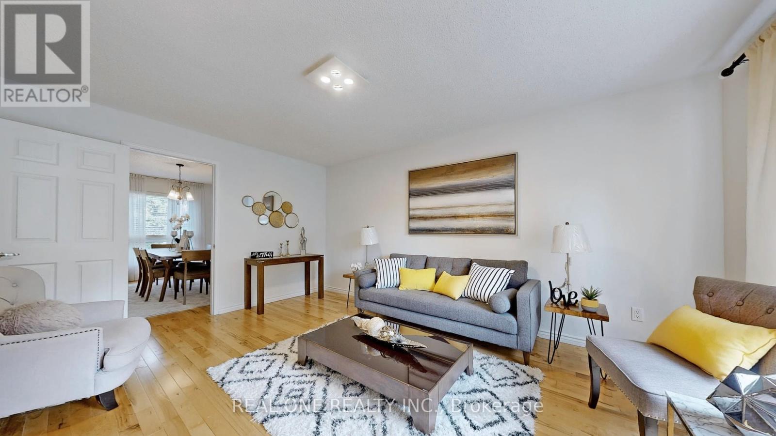 35 Aitken Circle, Markham, ON - Indoor Photo Showing Living Room