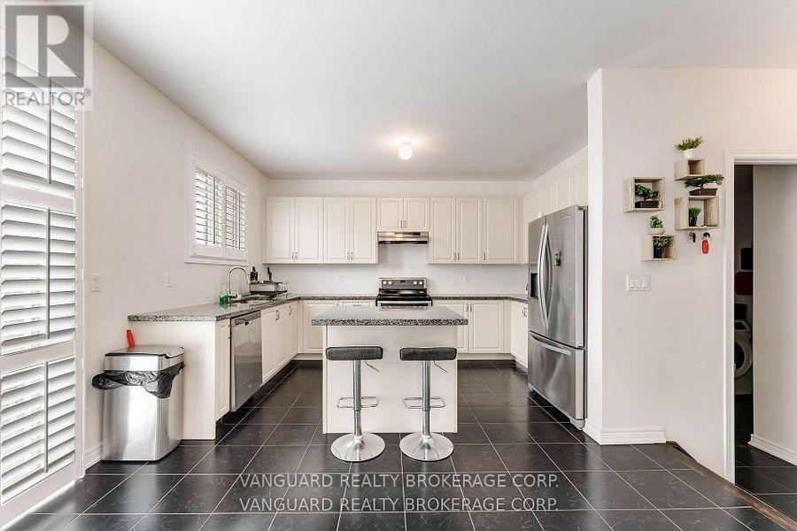 75 Treetops Boulevard, New Tecumseth, ON - Indoor Photo Showing Kitchen