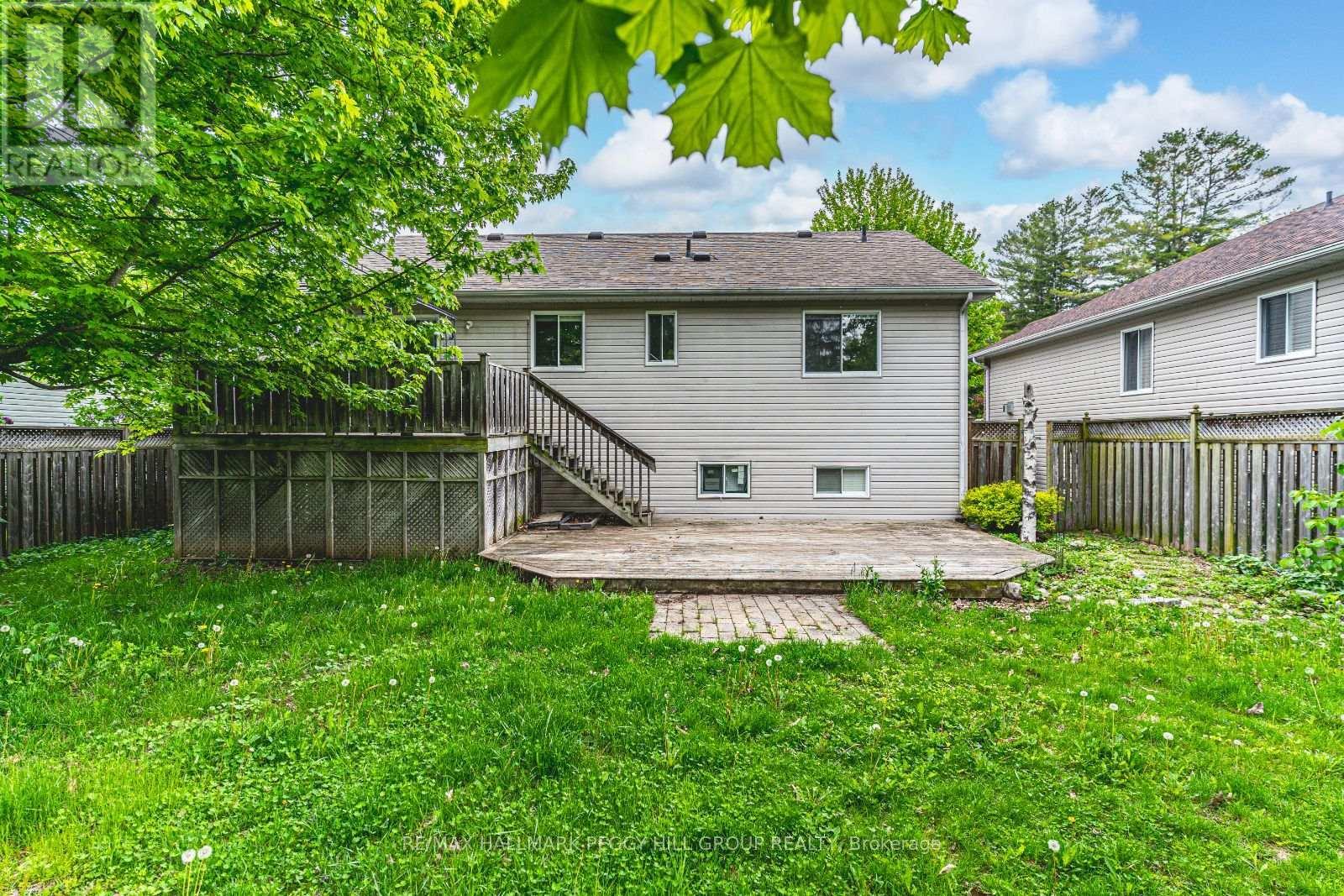 Upper - 32 54Th Street S, Wasaga Beach, ON - Outdoor