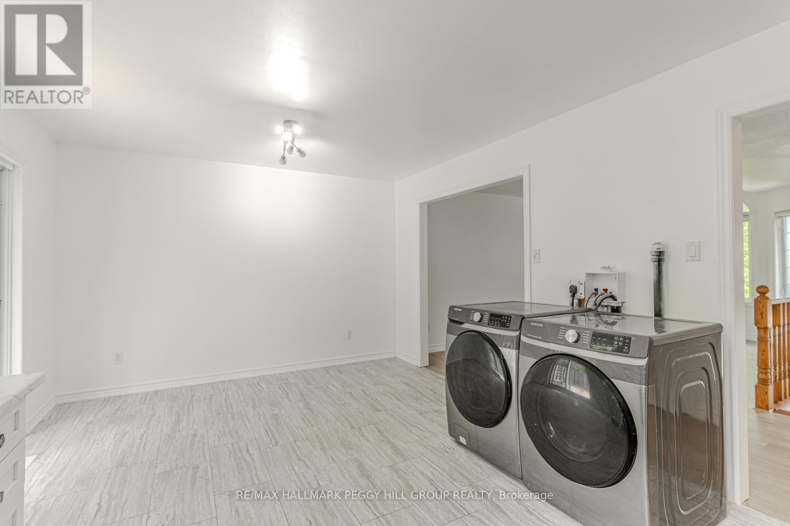 Upper - 32 54Th Street S, Wasaga Beach, ON - Indoor Photo Showing Laundry Room