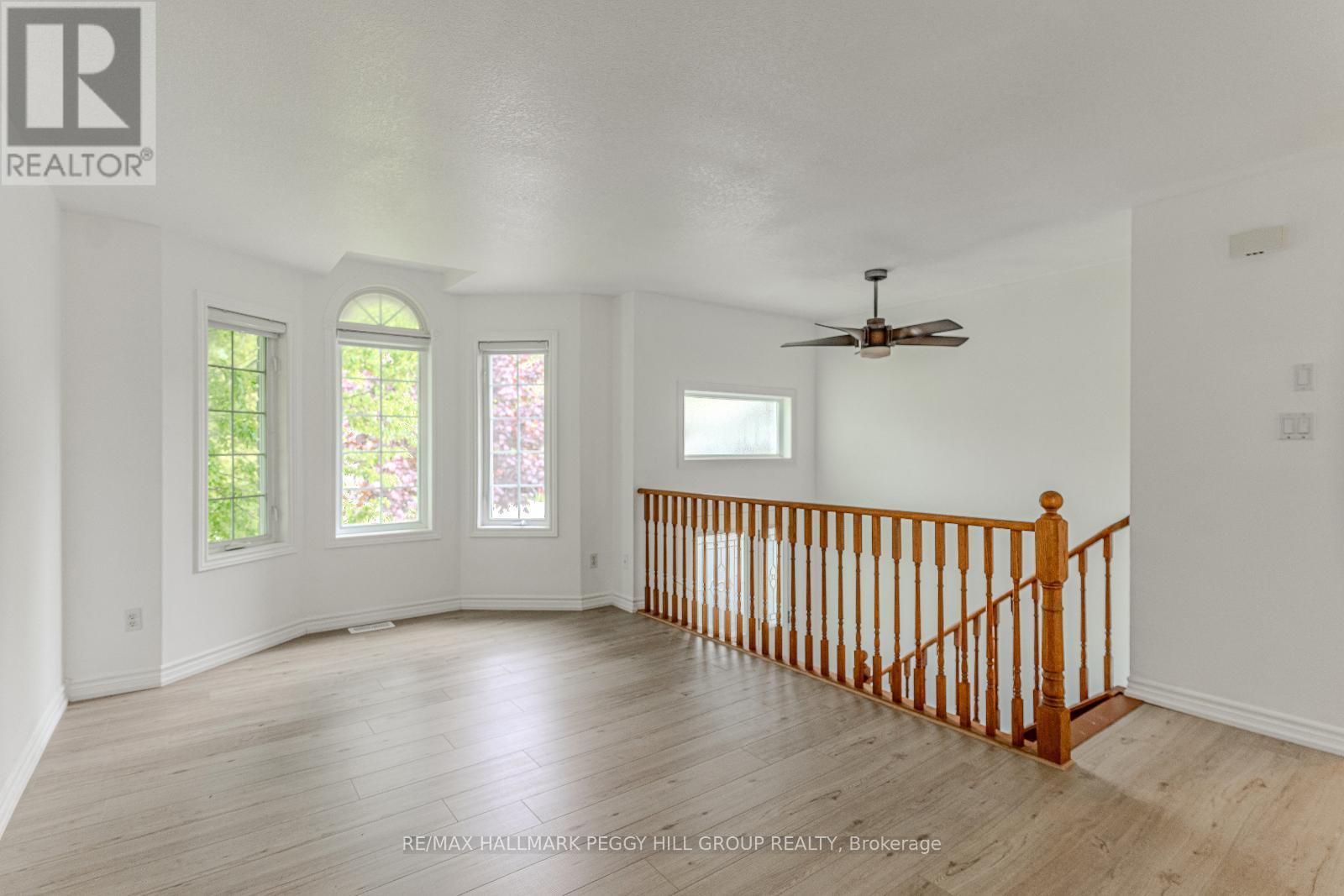 Upper - 32 54Th Street S, Wasaga Beach, ON - Indoor Photo Showing Other Room