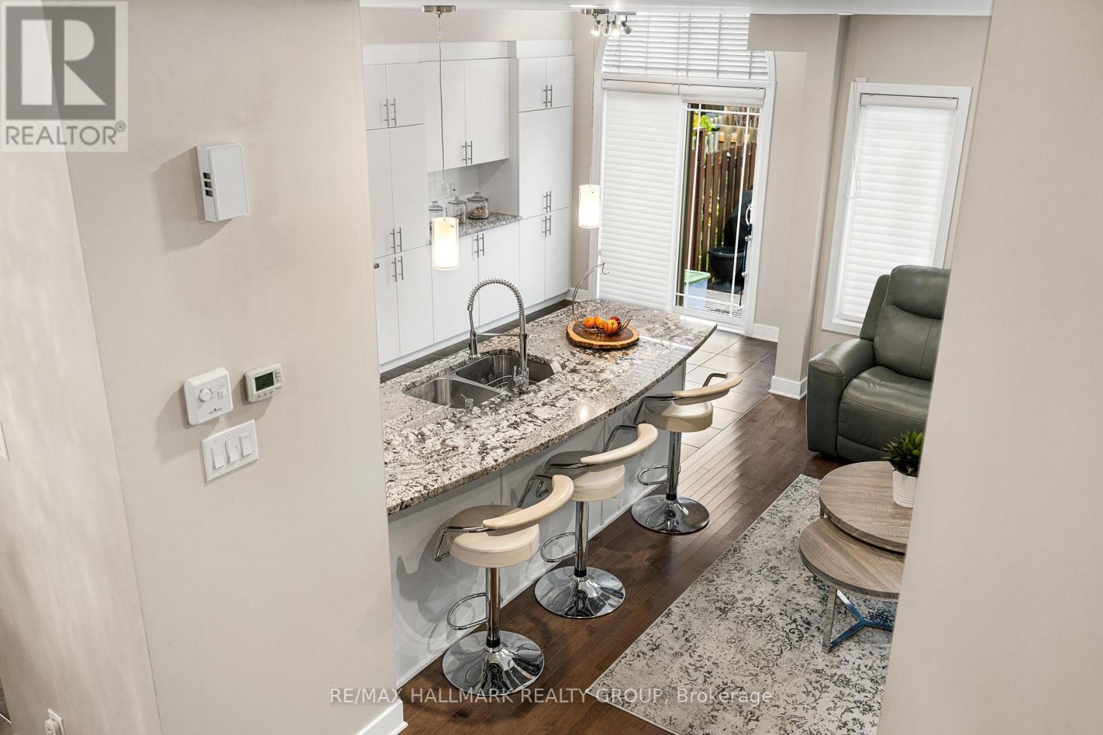 311 Travis Street, Ottawa, ON - Indoor Photo Showing Other Room