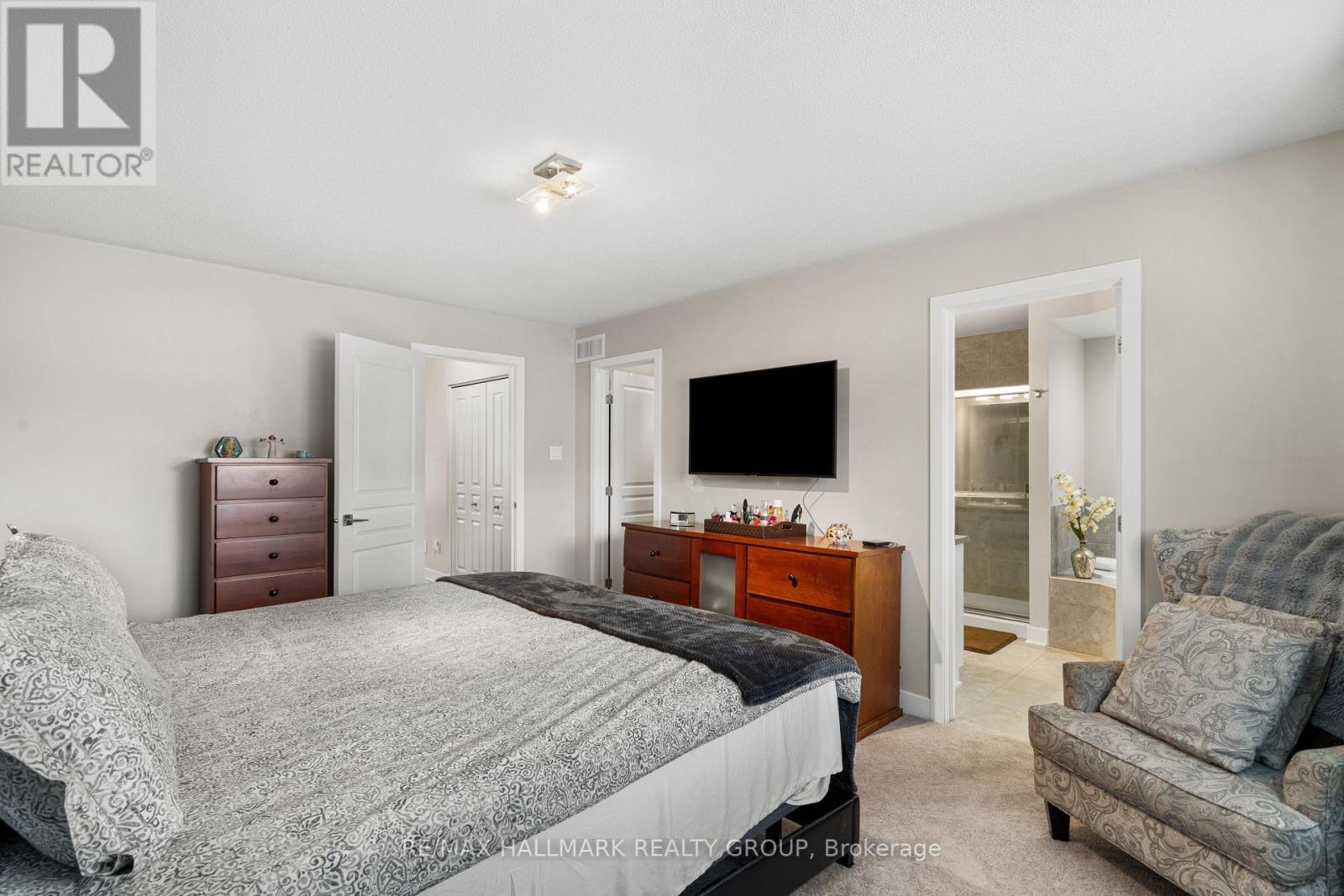 311 Travis Street, Ottawa, ON - Indoor Photo Showing Bedroom