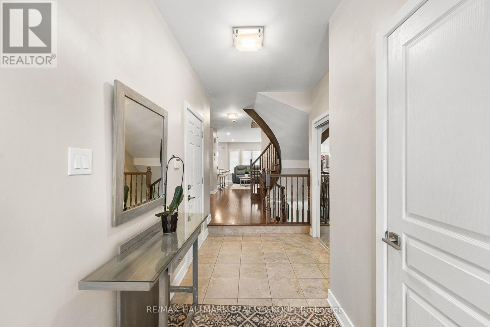 311 Travis Street, Ottawa, ON - Indoor Photo Showing Other Room