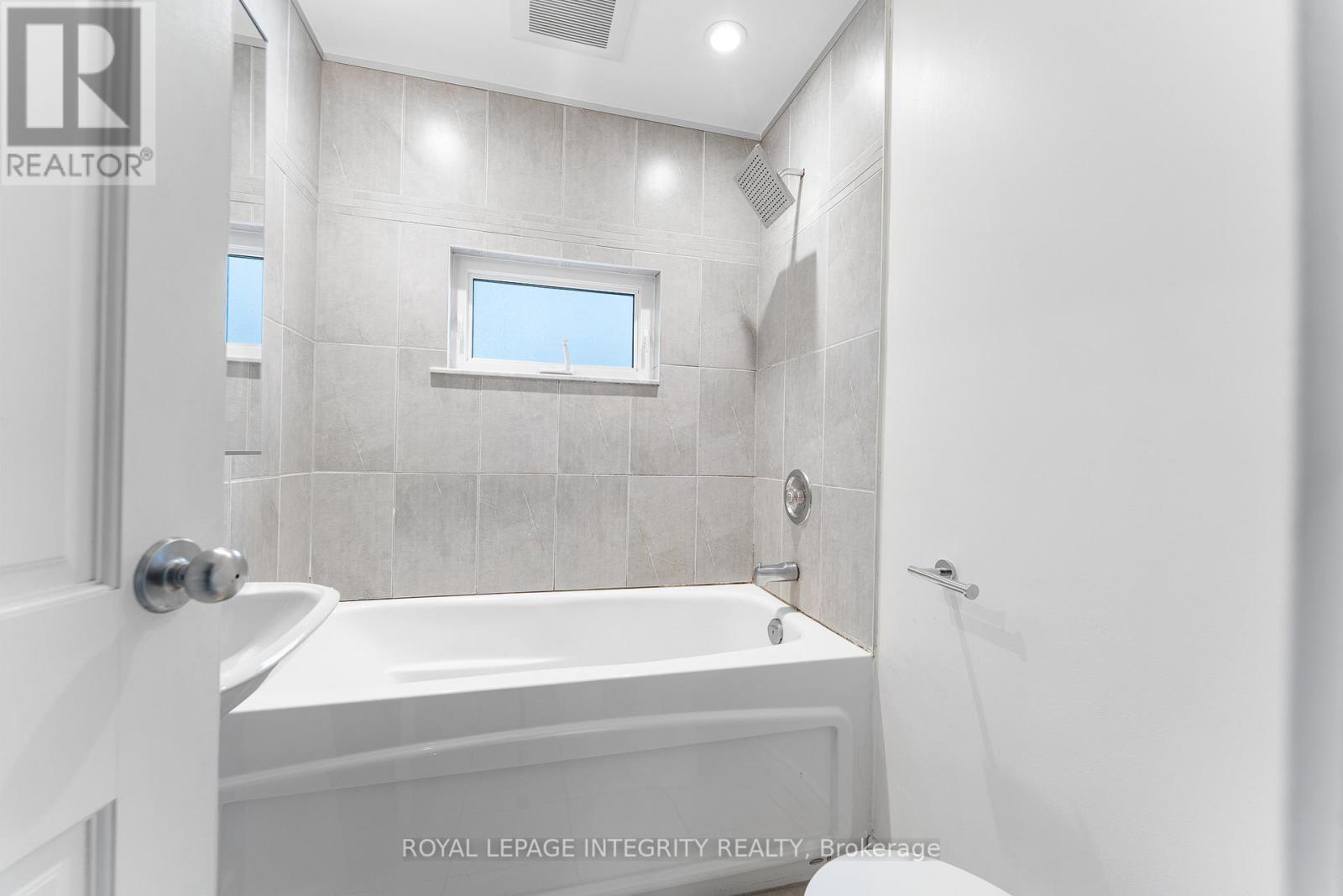 166 Prince Albert Street, Ottawa, ON - Indoor Photo Showing Bathroom