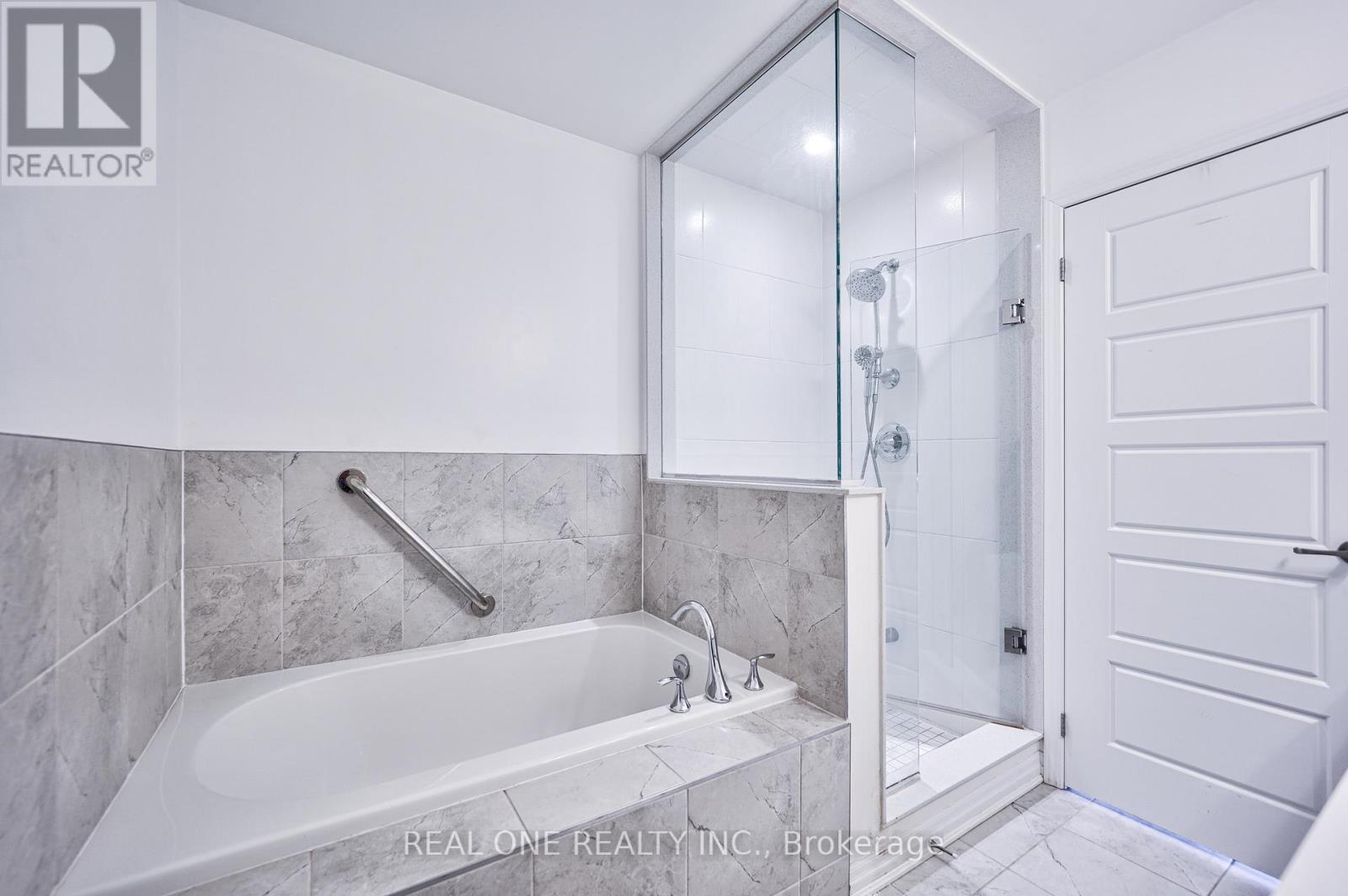 3073 George Savage Avenue, Oakville, ON - Indoor Photo Showing Bathroom