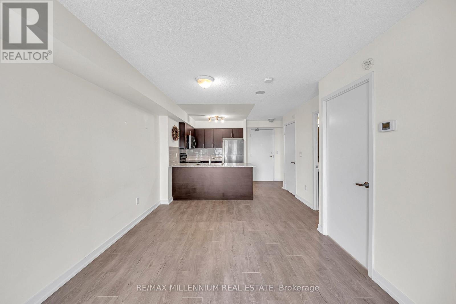 908 - 1410 Dupont Street, Toronto, ON - Indoor