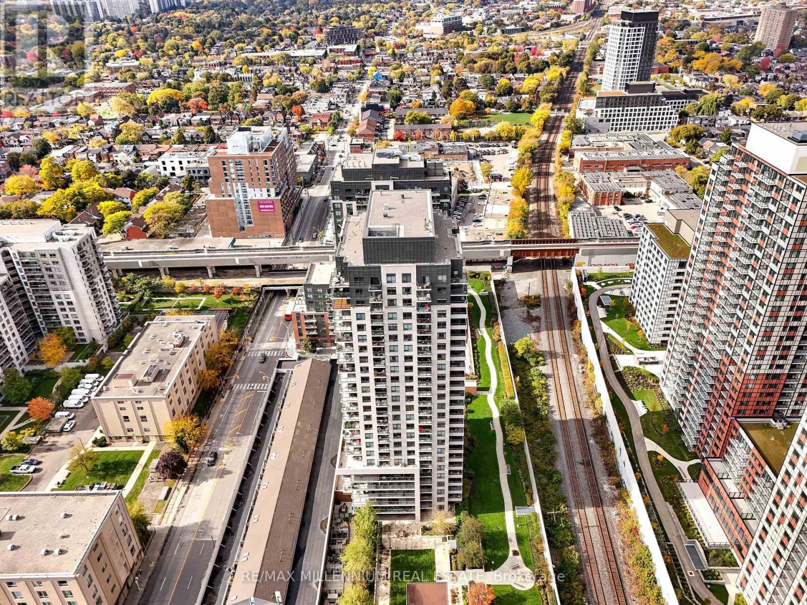 908 - 1410 Dupont Street, Toronto, ON - Outdoor