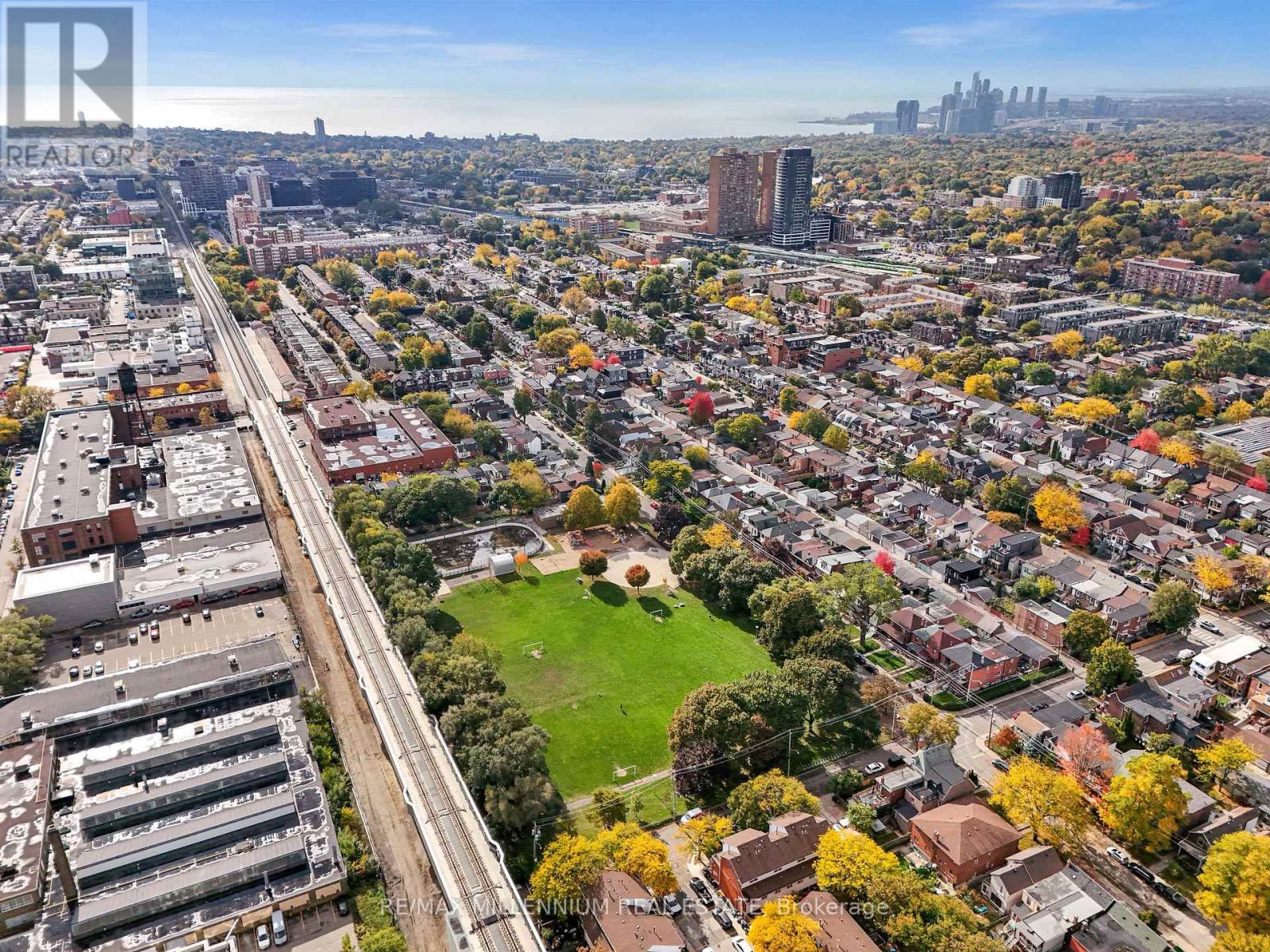 908 - 1410 Dupont Street, Toronto, ON - Outdoor With View