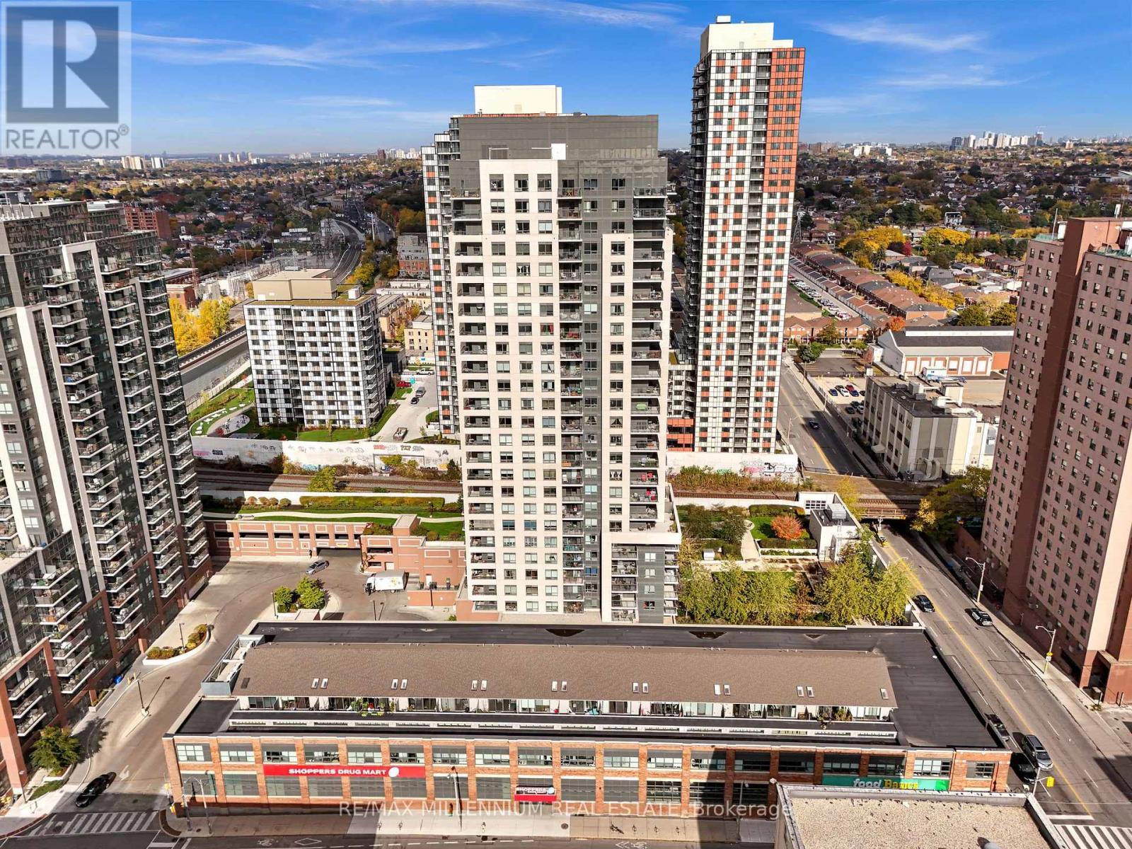908 - 1410 Dupont Street, Toronto, ON - Outdoor With View