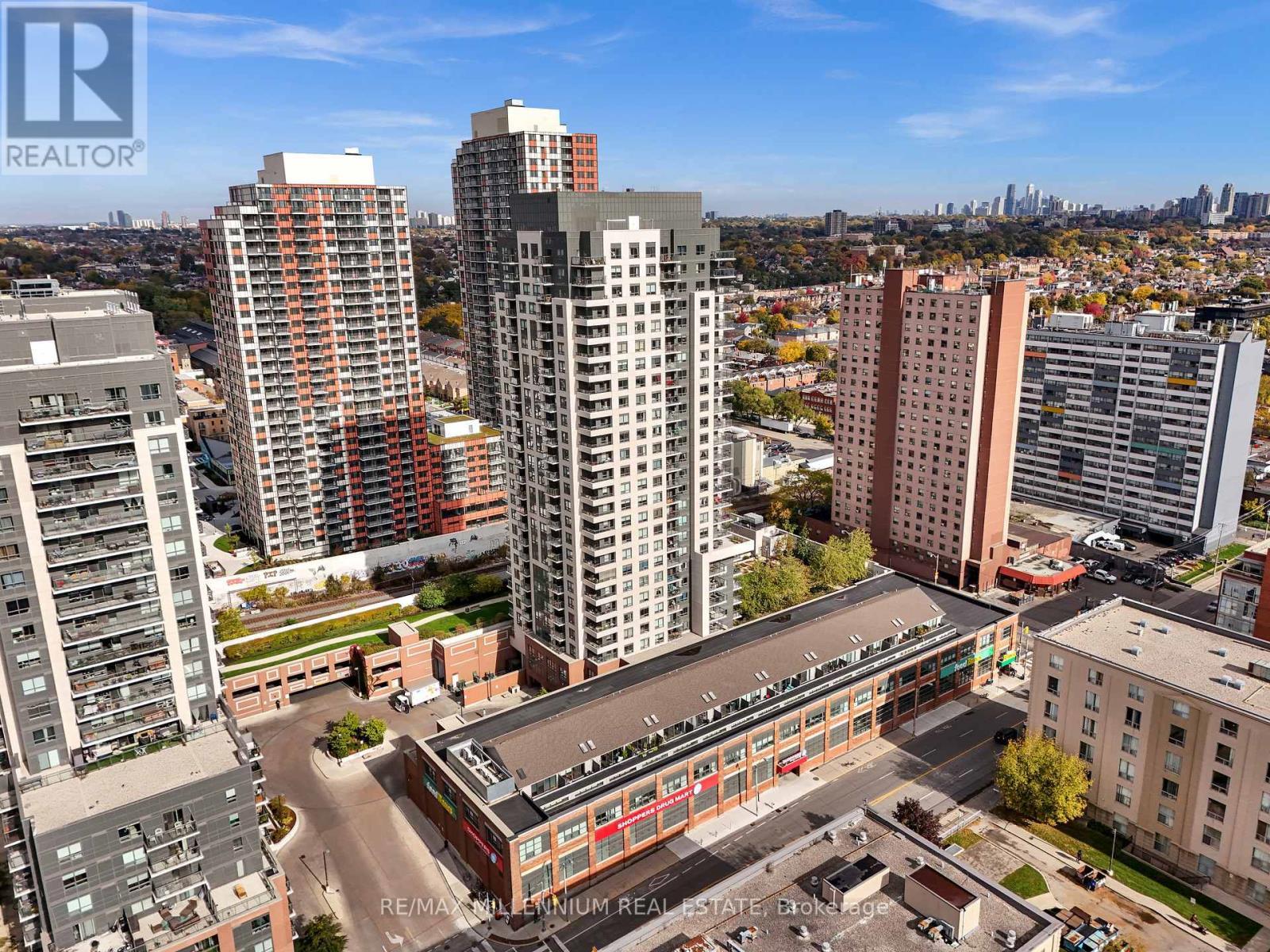 908 - 1410 Dupont Street, Toronto, ON - Outdoor