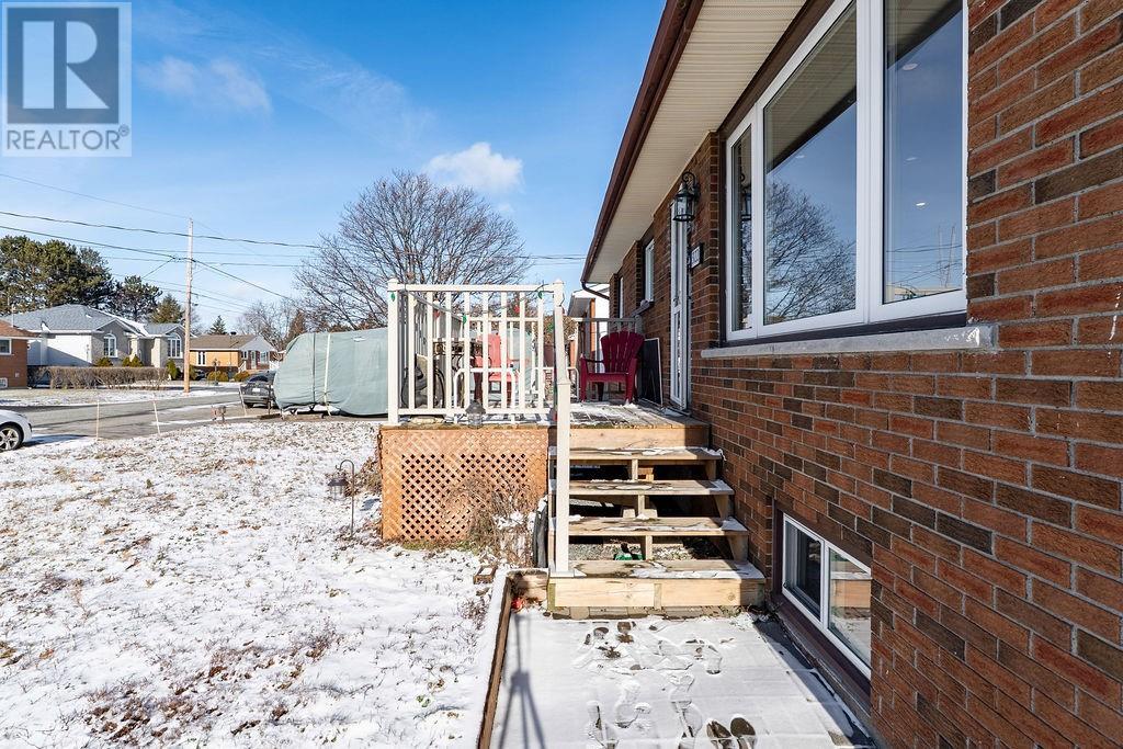 3122 Leo Avenue, Val Caron, ON - Outdoor