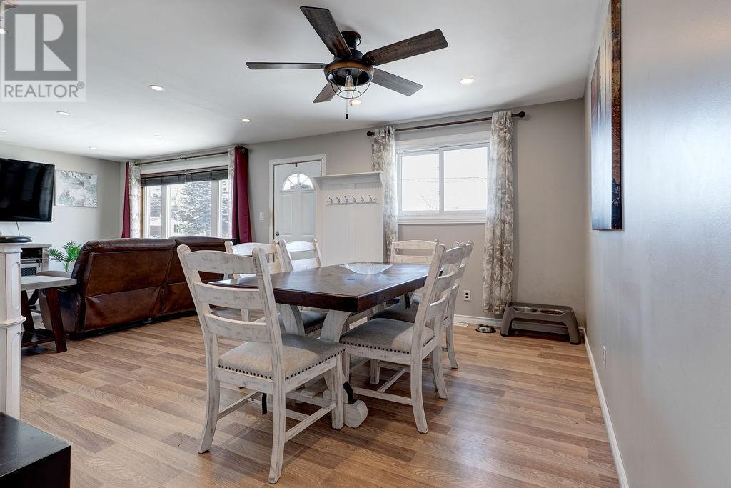 3122 Leo Avenue, Val Caron, ON - Indoor Photo Showing Dining Room